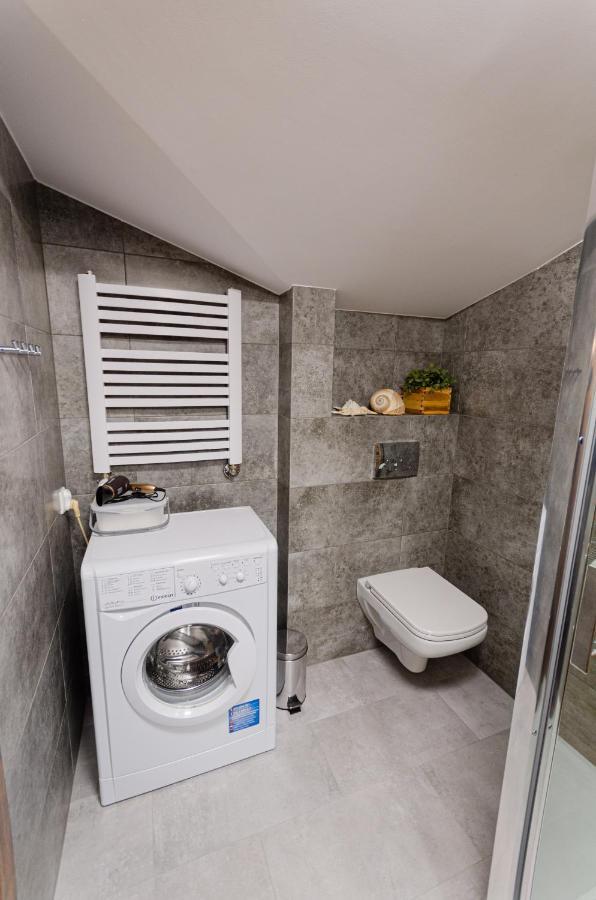 Bronowicka Premium Apartment - 52M2 With Private Parking Krakow Luaran gambar