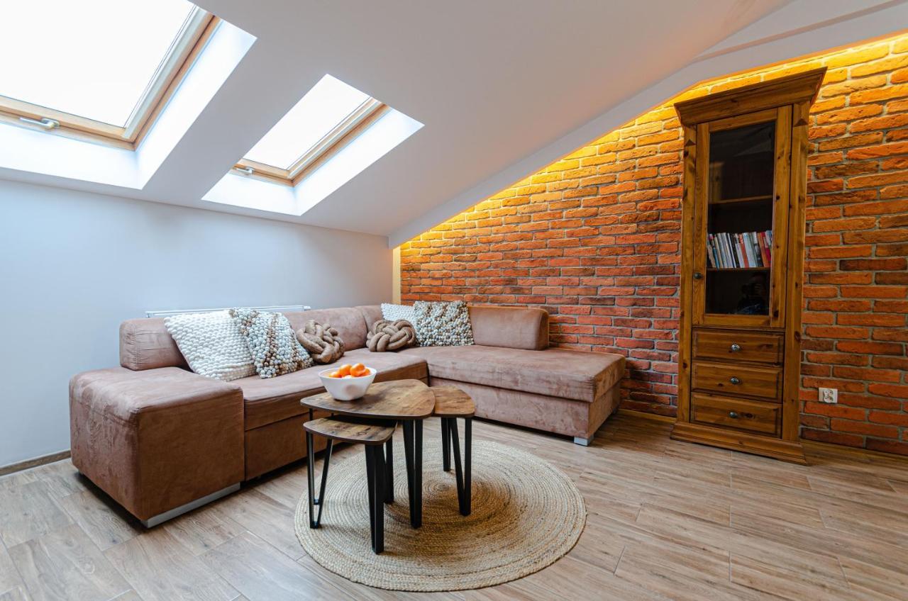 Bronowicka Premium Apartment - 52M2 With Private Parking Krakow Luaran gambar