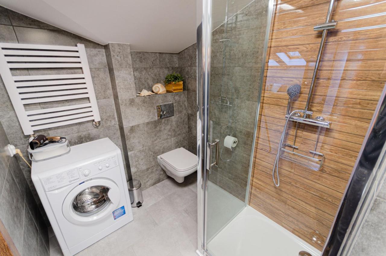 Bronowicka Premium Apartment - 52M2 With Private Parking Krakow Luaran gambar
