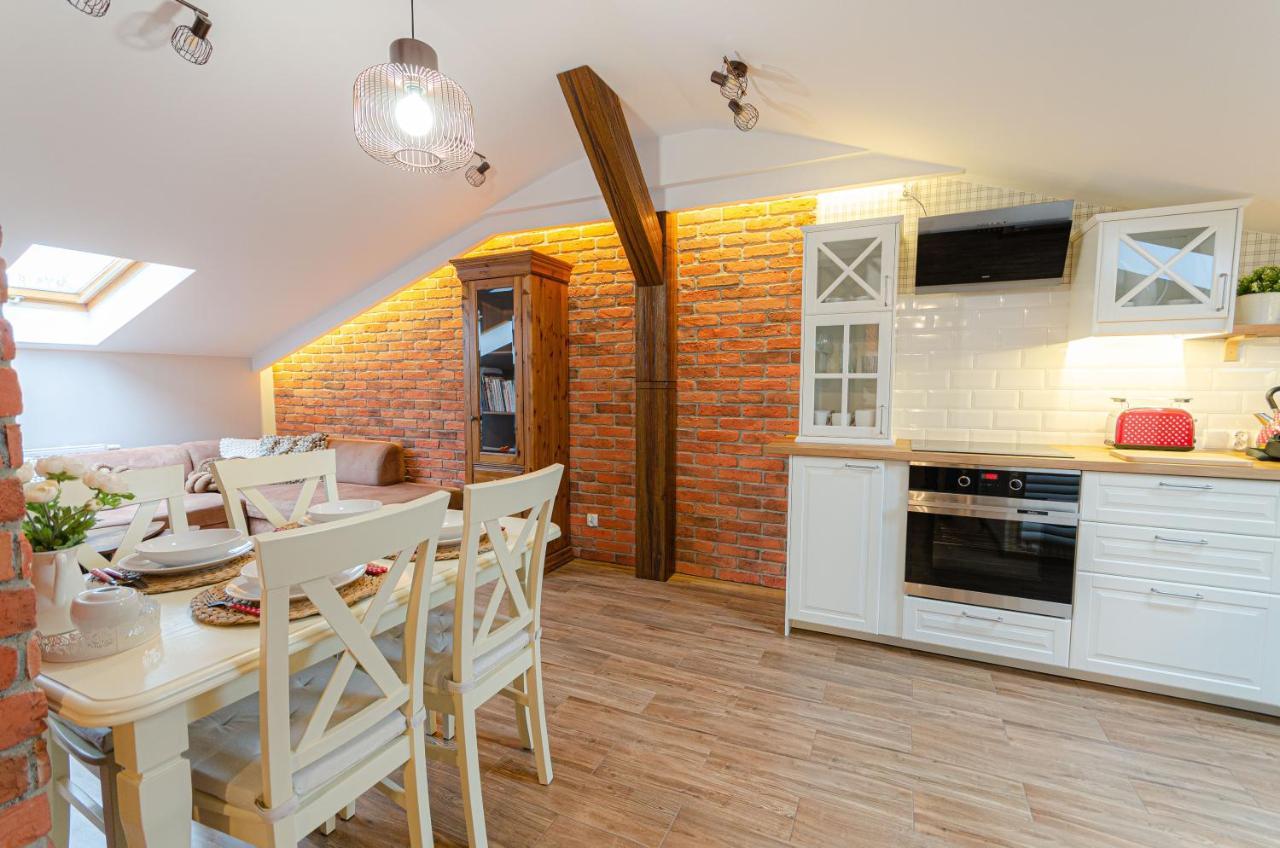 Bronowicka Premium Apartment - 52M2 With Private Parking Krakow Luaran gambar
