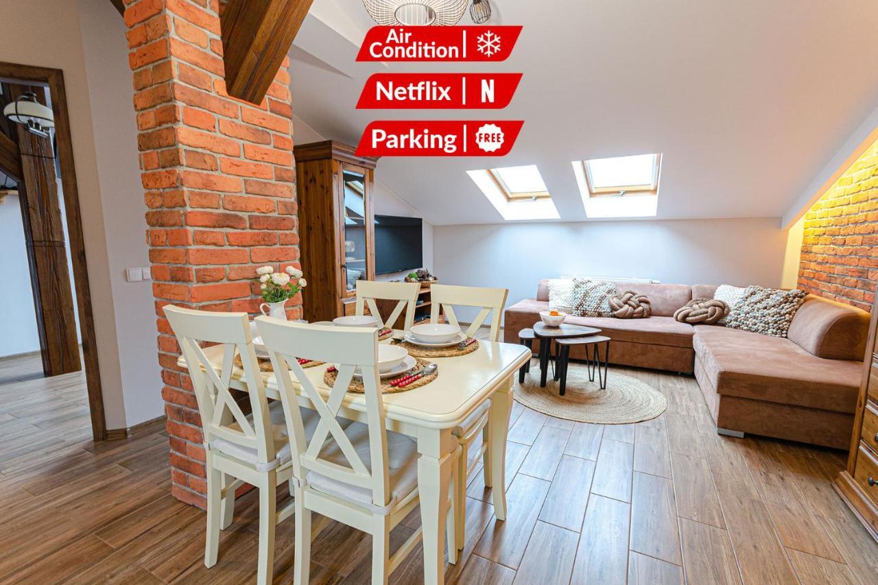 Bronowicka Premium Apartment - 52M2 With Private Parking Krakow Luaran gambar